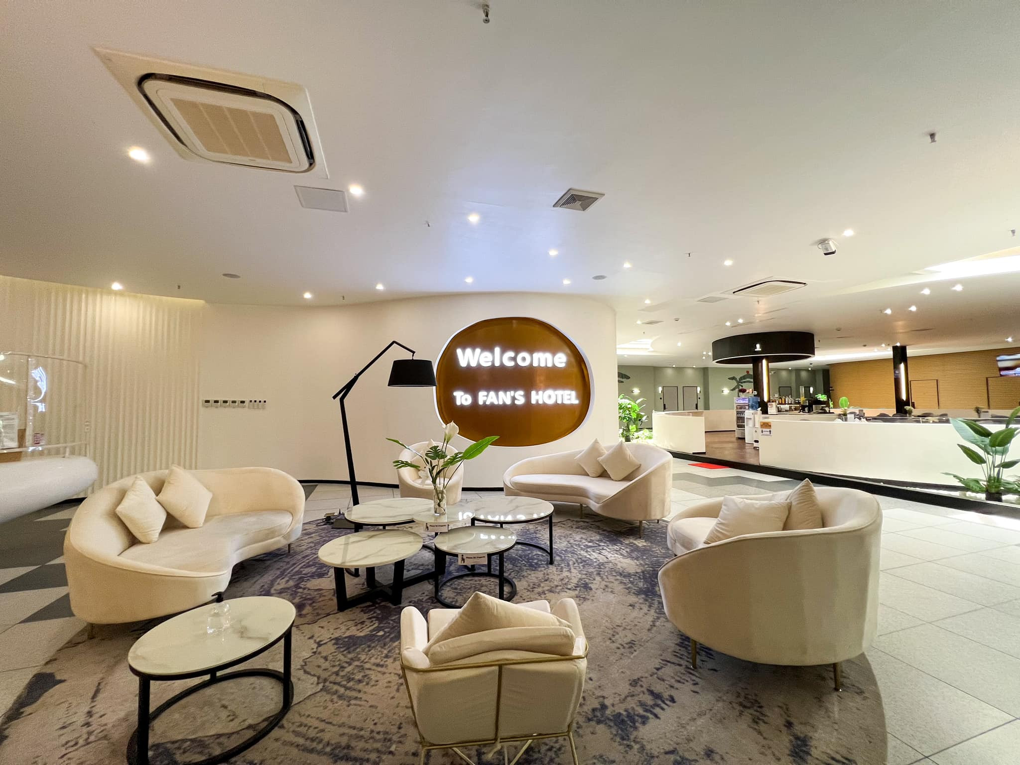 Paradise Hotel